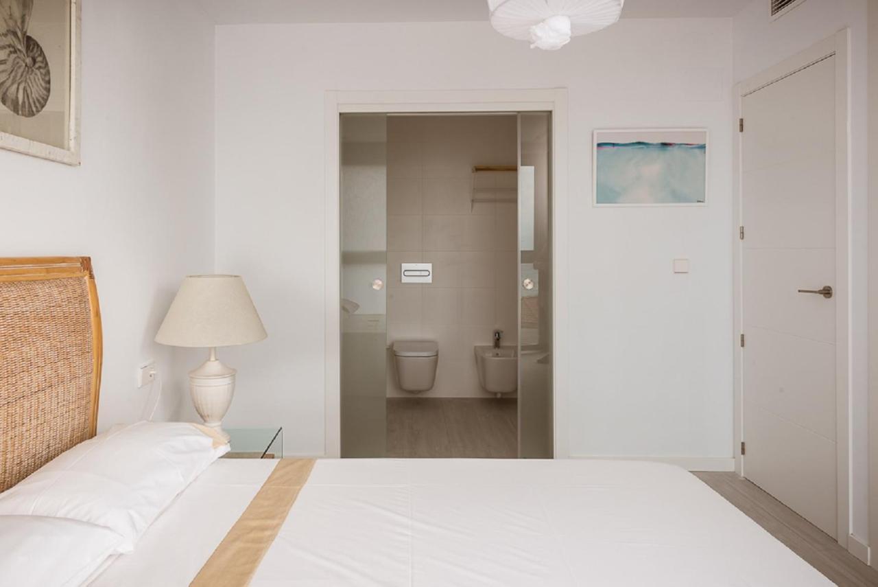 Modern Sea Front Sunny Apartament Alacant